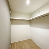 広々としたウォークインクローゼット