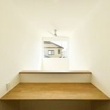 吹抜を介して1階と繋がる2階ホールのマルチカウンターは、多様に活用できます。