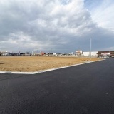 前面道路（2025.12月撮影）整備された新規造成地。新しい街並みが誕生します♪