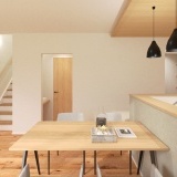 【完成予想図】温もりのある木目調クロスを中心に取り入れた、ナチュラルなインテリア。