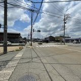 南西側前面道路（西側から撮影）幅員：17.3ｍ