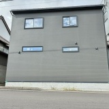 後ろもシンプルな箱型です！　これから家族の暮らしをたくさん詰め込んで欲しいです♪