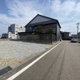西側前面道路（北西側から撮影）幅員：6.88ｍ