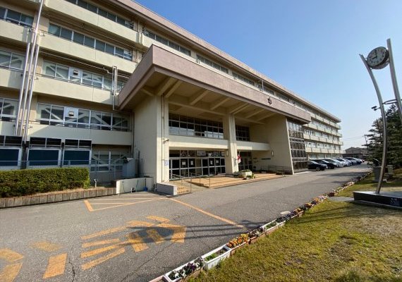 ⾦沢市⽴⾦⽯中学校