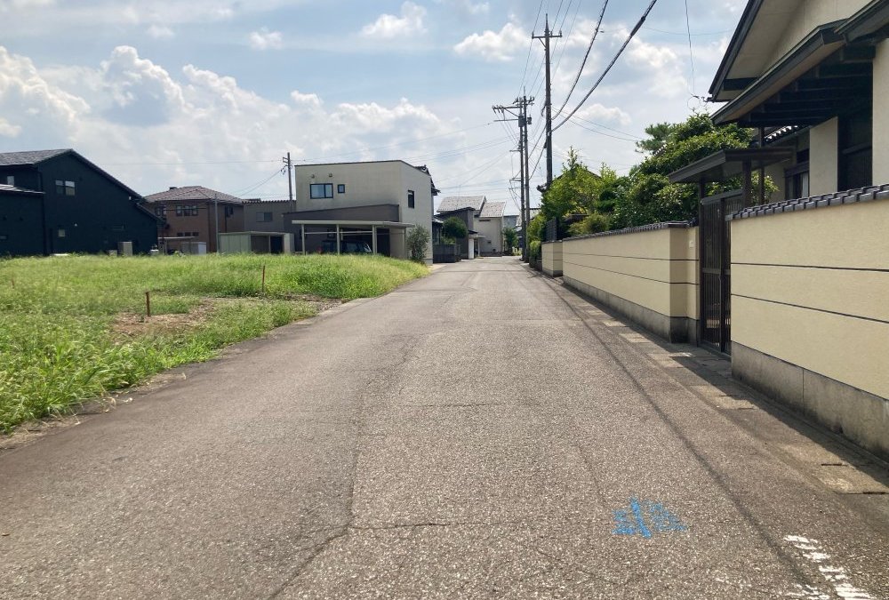 西側道路