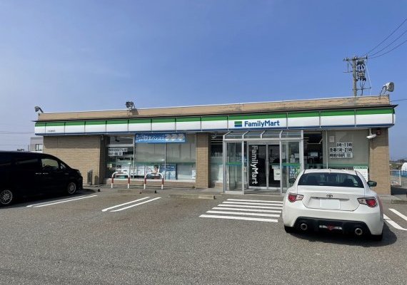 ファミリーマート小松城南店