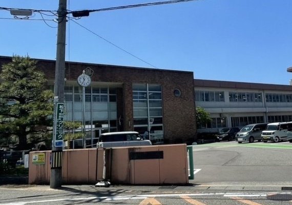 金沢市立千坂小学校
