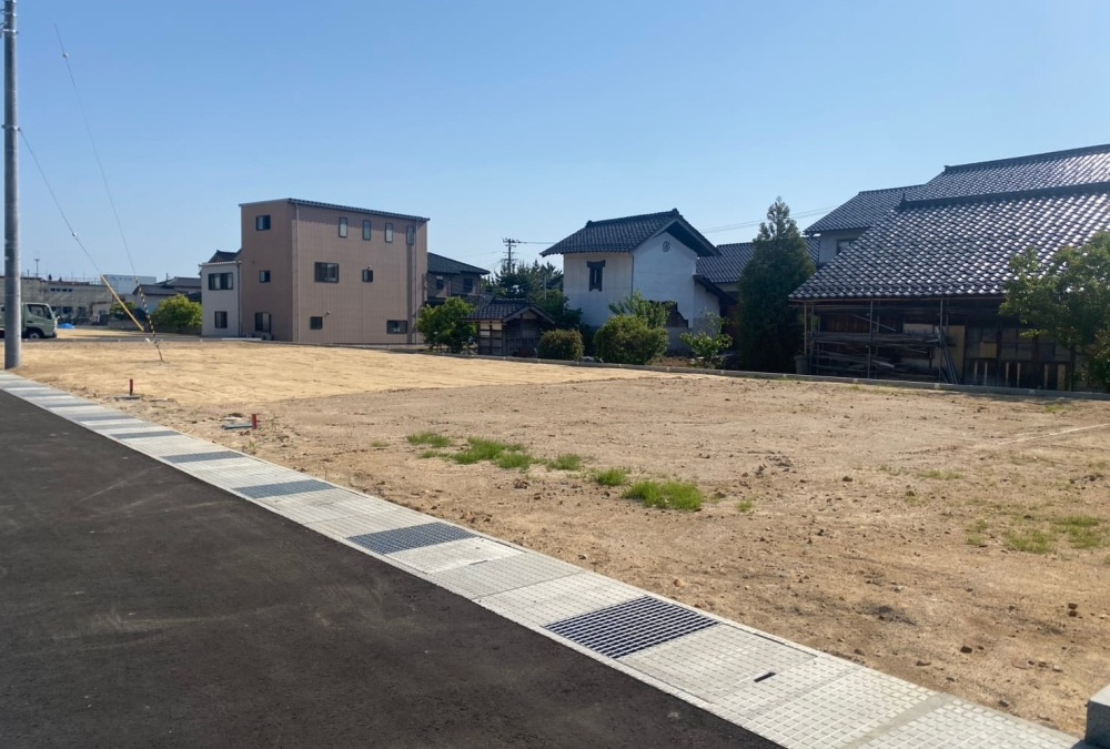 前面道路含む現地写真（2026.5撮影）