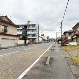 東側前面道路（南向き）