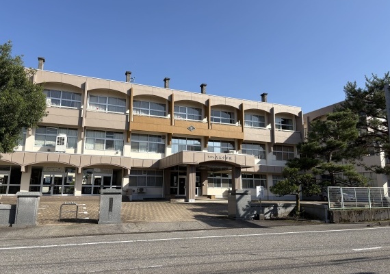 富山市立大泉中学校