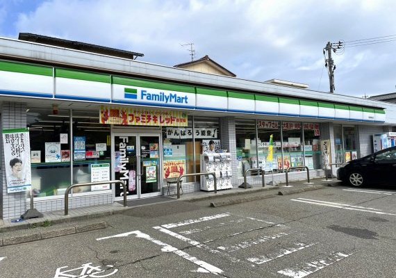 ファミリーマート内灘向陽台店