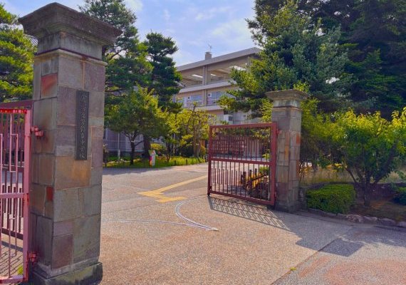 金沢市立紫綿台中学校
