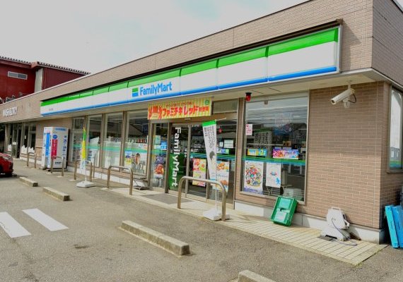 ファミリーマート金沢小立野店