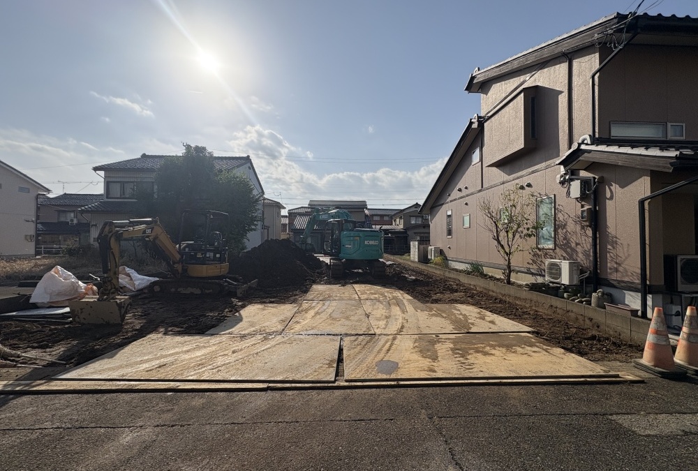 A区画現地写真（奥:B区画）