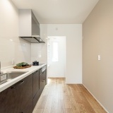 【類似参考物件写真】キッチン横パントリー