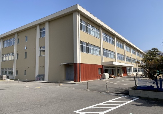 かほく市立七塚小学校