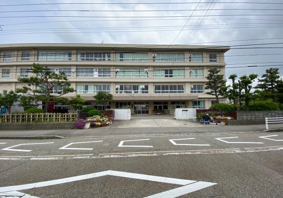 金沢市立額中学校