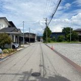 北側前面道路（西側から撮影） 幅員：5.59m