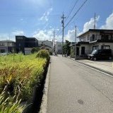 北側前面道路（東側から撮影）幅員4.93m