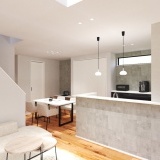 LDKは18.2帖で、天井高も2.5mのため圧迫感なく過ごせます。さらに吹抜があることで、帖数以上の開放感を感じられます。