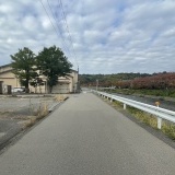 東側前面道路（南側から撮影）