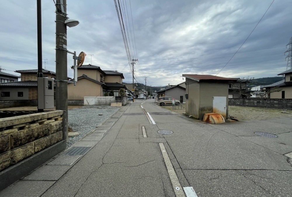前面道路（西側から撮影）幅員：6.30ｍ