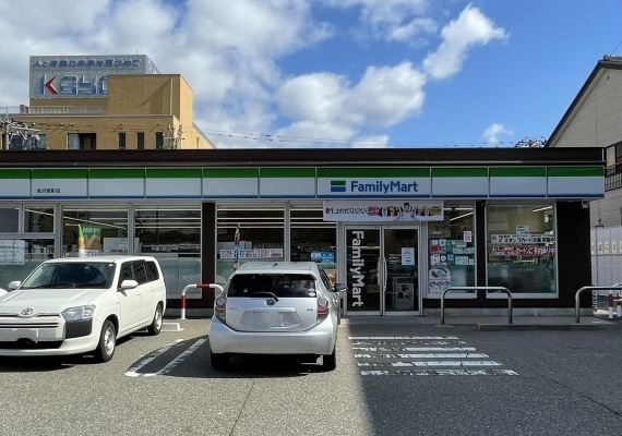 ファミリーマート金沢御影店