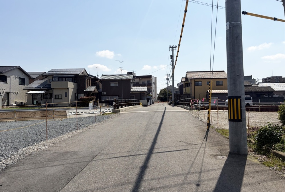 西側道路