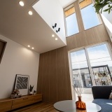 南に面したリビングには吹抜からも光を採りこめて、家全体が明るい住まいになります♪