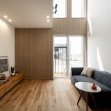 LDKは18.2帖の大空間で、天井高も2.5mのため圧迫感なく過ごせます。さらに吹抜があることで、LDKが明るく開放的な空間になり、帖数以上の開放感を感じられます。