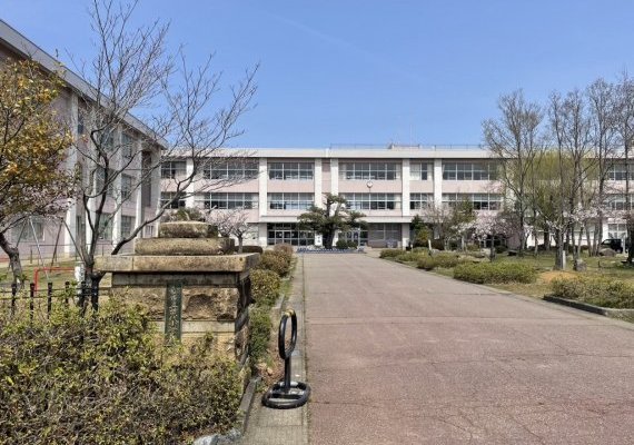 小松市立苗代小学校