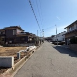 南側前面道路（西側から撮影）幅員:6.0m
