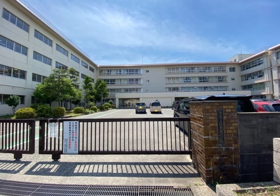 金沢市立伏見台小学校