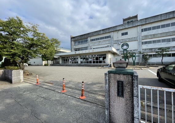 明新小学校