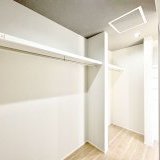 家族みんなの衣類や荷物を仕舞える大容量です。