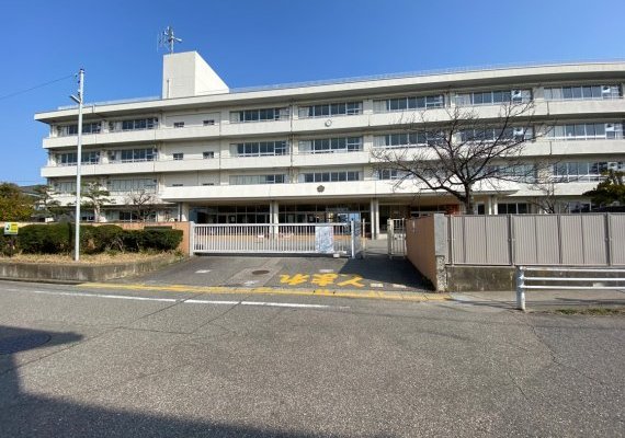 金沢市立高岡中学校