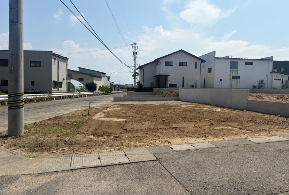 北東角地A区画現地写真 北側から撮影（2026.8撮影）