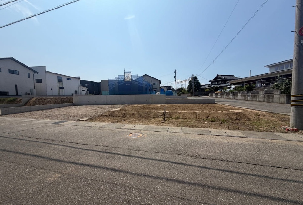 北東角地A区画現地写真 東側から撮影（2026.8撮影）