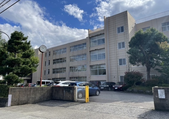 金沢市立兼六中学校