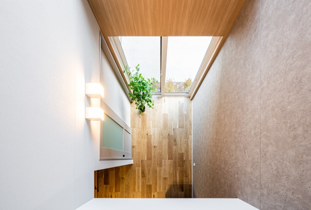 吹抜から間接的に光を採りこめて、家全体が明るい住まいになります♪