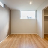 落ち着いた雰囲気の寝室には3帖のウォークインクローゼットを完備しています。