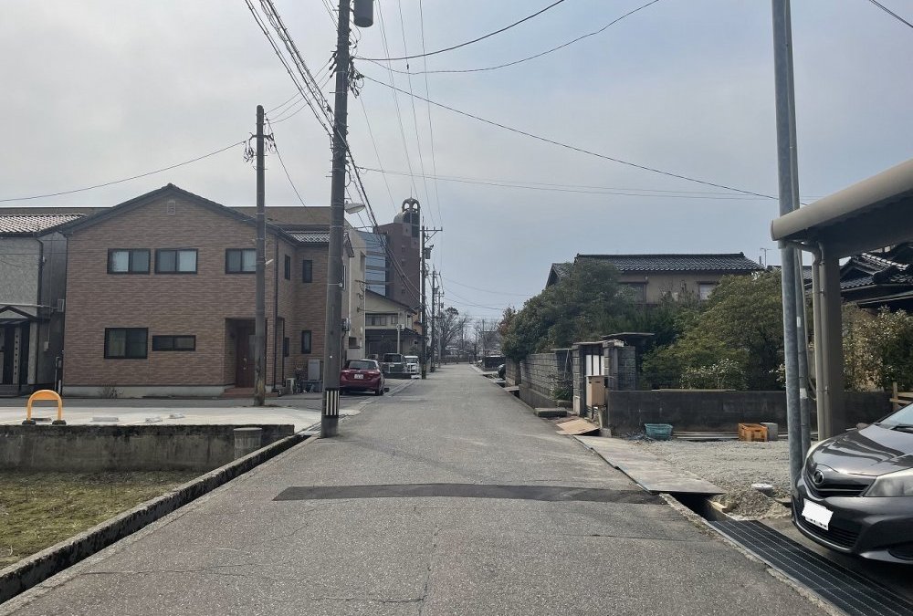 前面道路（東側から撮影）幅員：6.14ｍ　間口：7.01ｍ