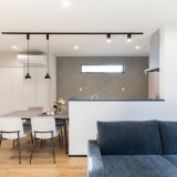 キッチン＆ダイニング横並びで食事の配膳や片付けもスムーズ。