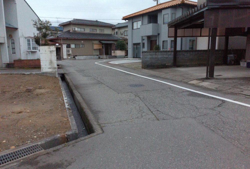 西前面道路