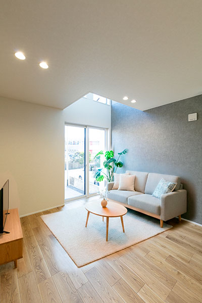 家事効率が良く子育ても安心、キッチン中心設計の住まい