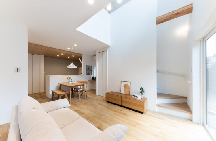 光と木のぬくもりに包まれながら、余白を楽しむ