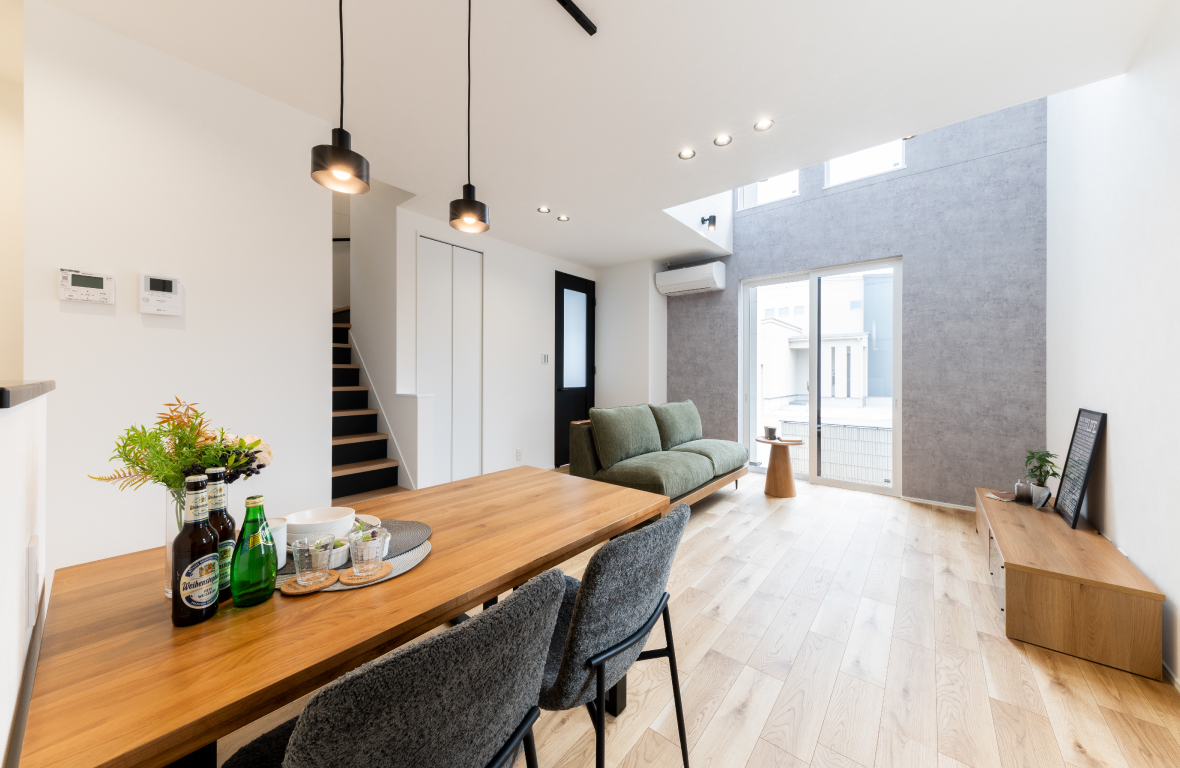 穏やかな時間に映える、黒のアクセント。｜分譲住宅施工事例｜富山県富山市