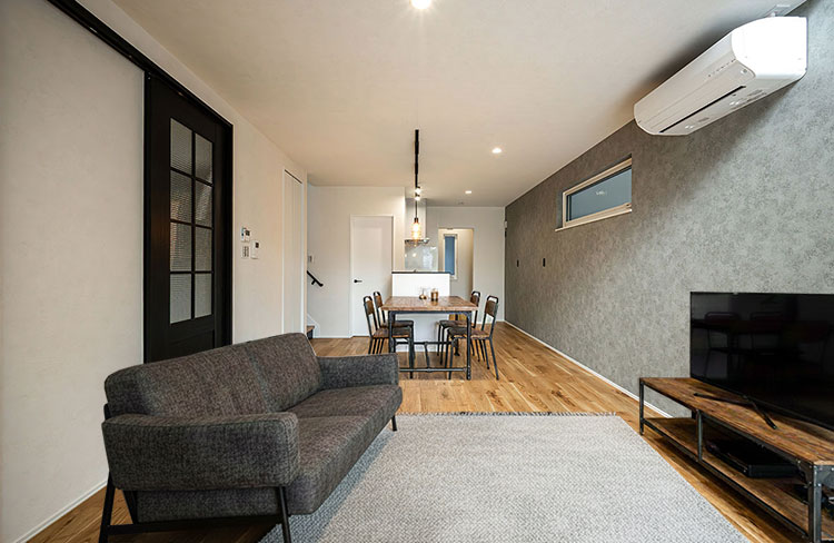 静かな無骨さが魅力のインダストリアルデザイン